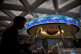 IHSG Senin sore ditutup melemah ke level 7.106,52