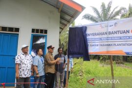 Pemkab Pasaman Barat gandeng perusahaan sawit menanggulangi kemiskinan