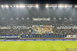 Persib lawan Arema imbang 0-0