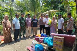 Bupati Aceh Timur salurkan bantuan masa panik korban kebakaran