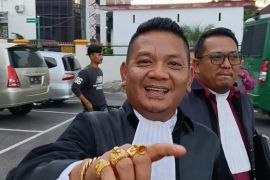 Olsen Tobing laporkan pinjol ancam bunuh kliennya