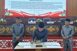 DPRD serahkan dua keputusan strategis ke Pemkab Murung Raya