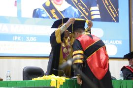 IAKN Ambon wisuda 97 lulusan, wujudkan kelulusan tepat waktu