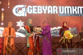 Dekranasda Gorontalo gelar busana kebaya Kartini dari kain karawo