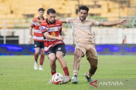 Ricky Kambuaya bawa Dewa United bungkam Madura United