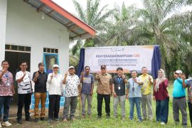 Bangun tiga unit rumah, aksi nyata PT Bakrie Pasaman Plantations bantu Pemkab Pasbar atasi kemiskinan-stunting