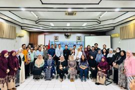 Pemkab Kotim edukasi penyedia usaha lokal cara bertransaksi daring di Mbizmarket