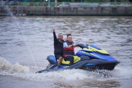 Aktivitas bermain jetski di Sungai Kapuas gali potensi wisata air
