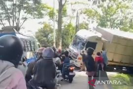 Sempat Macet 3 Jam, Jalur Cianjur Selatan Kembali Normal Usai Evakuasi Truk Hebel