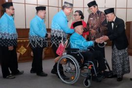 Melepas jamaah calon haji asal Bali