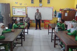 Polres Jayapura tanamkan disiplin lalu lintas usia dini lewat polsanak