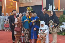 Guru Besar UPN Jatim kembangkan pangan fungsional pesisir