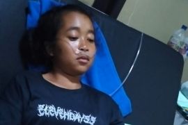 Relawan bantu selamatkan dua warga Badui dari gigitan ular berbisa