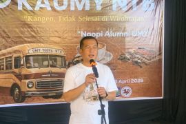 Gubernur Iqbal ceritakan kemiskinan sempurna ke alumni UMY