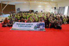 Ratusan mahasiswa UIN Walisongo Semarang kunjungi Semen Gresik pabrik Rembang