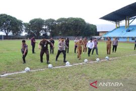 Kapolres HST buka turnamen sepak bola U40 se-Kalsel peringati Hari Bhayangkara ke-80