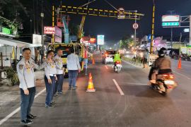 Pemkot Semarang pasang portal pembatas truk cegah kecelakaan Silayur