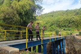 Ponorogo rampungkan jembatan merah putih presisi untuk buka akses desa