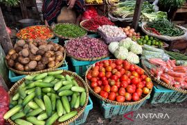 Harga pangan Senin: Cabai rawit dan telur ayam masih tinggi