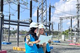 Maknai Hari Kartini, Srikandi PLN UIP KLT Hadirkan Cahaya Hingga Ujung Kalimantan