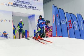 Kompetisi Ski Alpen Dalam Ruang Pertama di Tiongkok yang Diakui FIS Berlangsung di Shenzhen, Momen Kebangkitan Olahraga Musim Dingin