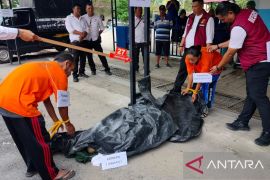 Keluarga korban emosi, rekonstruksi pembunuhan nenek Serbajadi nyaris ricuh