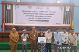 Baznas Banjarmasin santuni ratusan dhuafa lima kecamatan