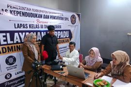 Puluhan warga binaan Lapas Dharmasraya laksanakan perekaman KTP