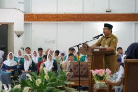 Pemprov Bengkulu bekali pelajar tangkal efek negatif medsos
