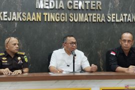 Kejati Sumsel tetapkan dua tersangka kasus perintangan penyidikan korupsi jaringan internet desa