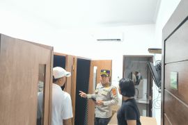 Puluhan WNA diduga "scammer" digerebek Polresta Denpasar