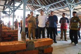 Pemkot Surabaya percepat proses revitalisasi pasar tradisional