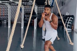 Anthony Joshua tanda tangani kesepakatan hadapi Tyson Fury