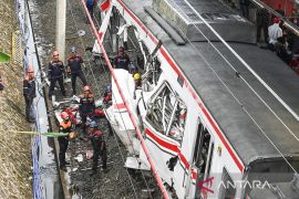 Jakarta police question 31 witnesses over Bekasi train collision