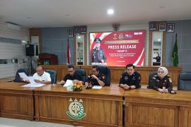 Kanwil DJP Kepri serahkan tersangka kasus perpajakan ke jaksa