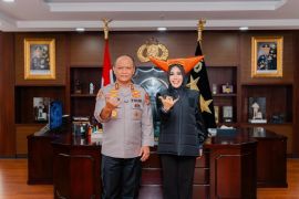 Dinobatkan sebagai Sahabat Kapolda, Rezka Oktoberia komitmen bereskan persoalan tanah di Sumbar