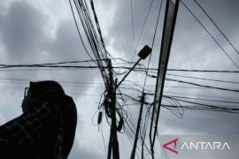 Bupati Karawang sebut penataan jaringan kabel tahap awal di delapan titik