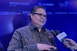 Indonesia urges firms to fund internship allowances