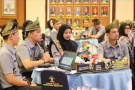 Wujudkan Birokrasi Bersih dan Melayani, Kakanwil Kemenkum Riau Paparkan Inovasi Unggulan dalam Desk Evaluasi WBBM