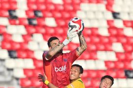 Arema FC tidak perpanjang kontrak kiper Lucas Frigeri