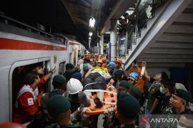 KAI: 6 orang meninggal dunia akibat kecelakaan kereta di Bekasi