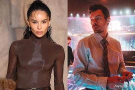 Harry Styles and Zoe Kravitz diwartakan telah bertunangan