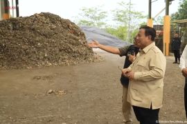 Prabowo akan gunakan genteng sampah plastik untuk program Gentengisasi