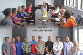 Kapolres Tanjungbalai ajak buruh gelar temu ramah rayakan " May Day"