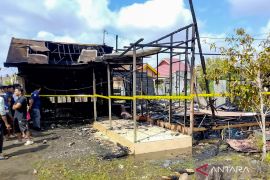 Kebakaran hanguskan dua rumah warga di Desa Banua Jingah HST