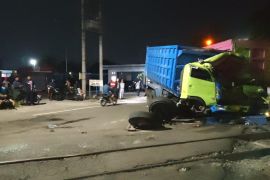 KAI Daop 7 Madiun minta warga patuhi aturan di perlintasan