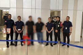 Imigrasi Kediri deportasi dua WNA asal China