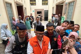 Jaksa KPK dakwa mantan Bupati Lampung Tengah terima suap