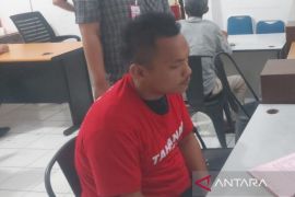 Terdakwa pembakaran rumah hakim Khamozaro Waruwu jalani sidang perdana hari ini