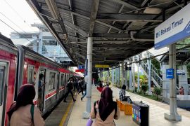  KRL Bekasi-Cikarang kembali beroperasi normal layani penumpang